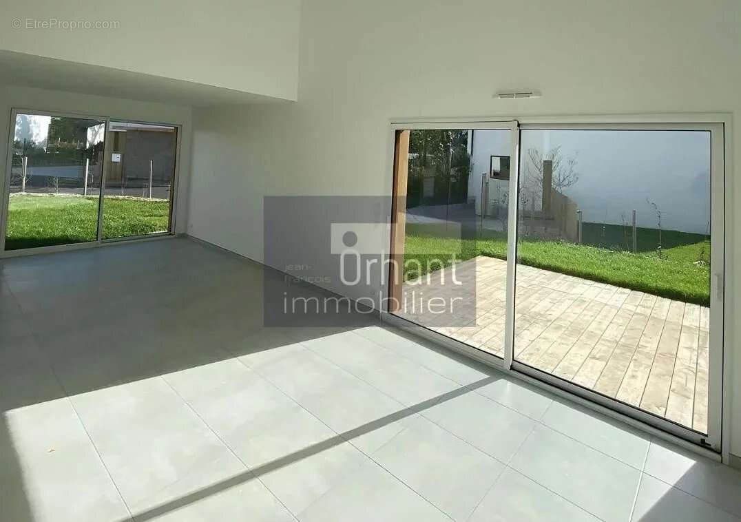 Maison à LARMOR-BADEN