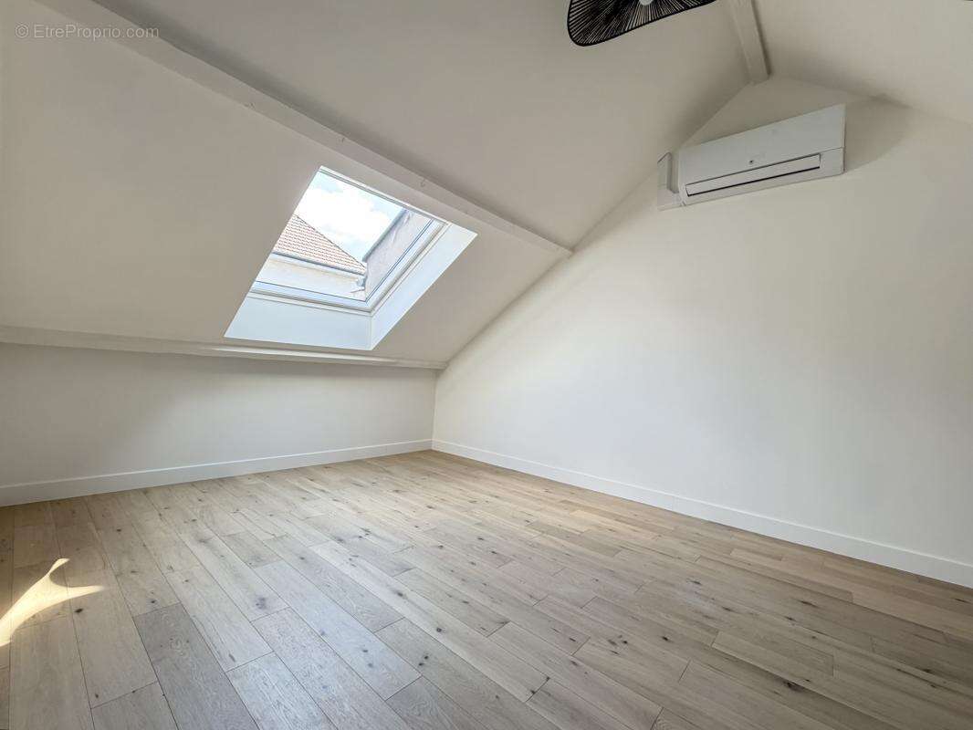 Appartement T3, 74,08 m², Paris 18 - photo 8