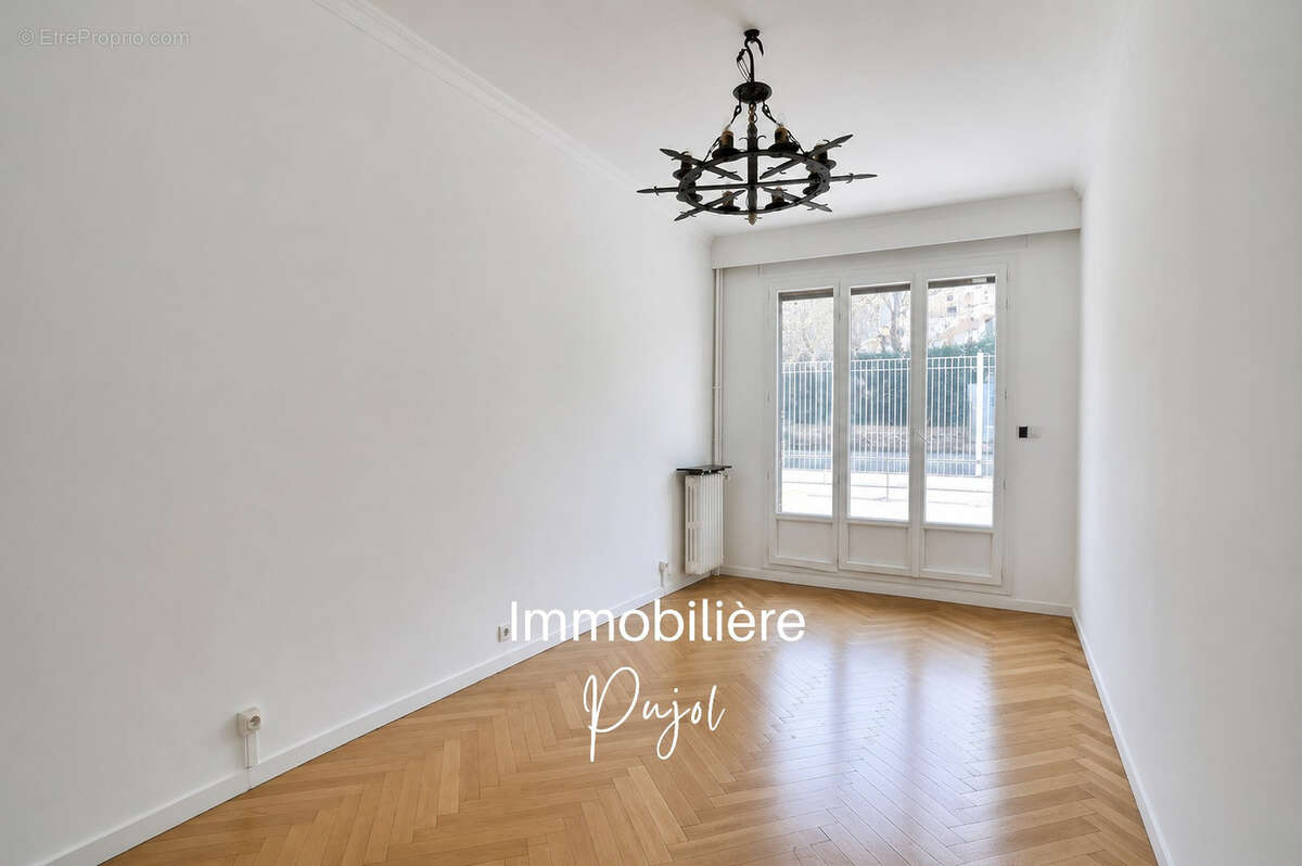 Appartement à MARSEILLE-8E