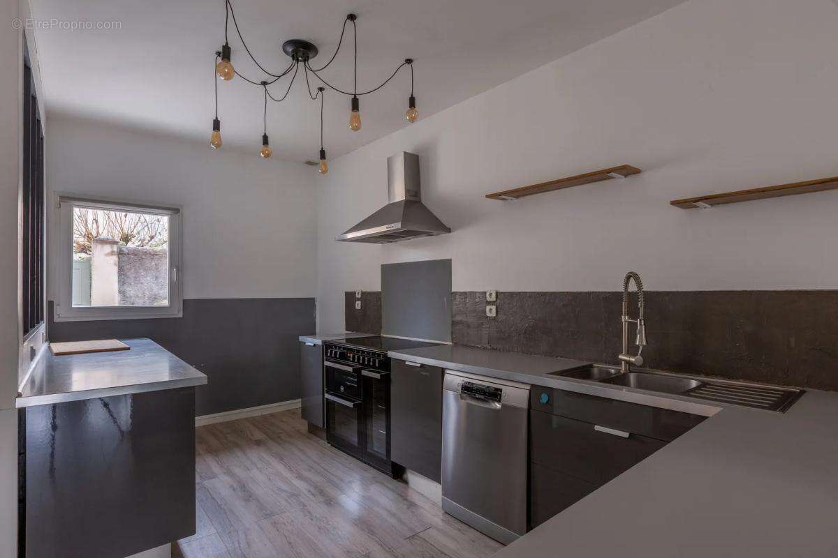 Maison à SAINT-ANDEOL-LE-CHATEAU