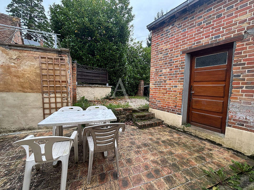 Maison à BRINON-SUR-SAULDRE