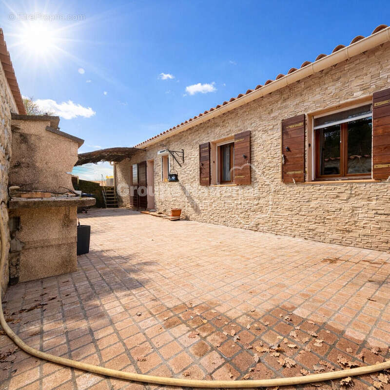 Maison à MONTAGNAC-MONTPEZAT