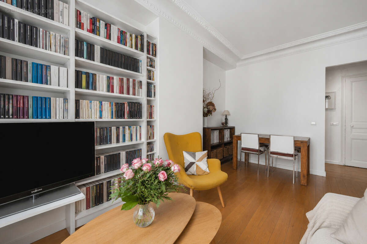 Appartement à PARIS-14E