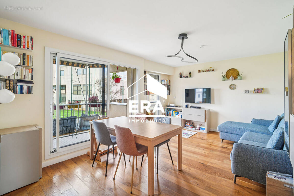 Appartement à COURBEVOIE