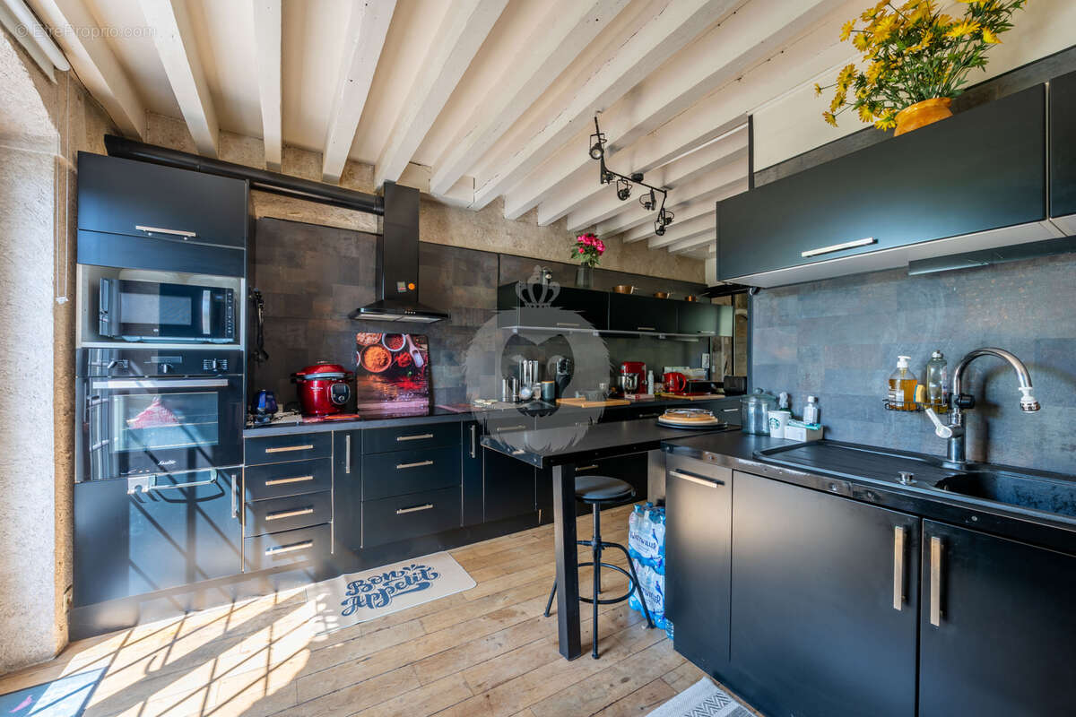 Ensemble immobilier de charme avec maison de 310 m2 et dépendances - photo 13