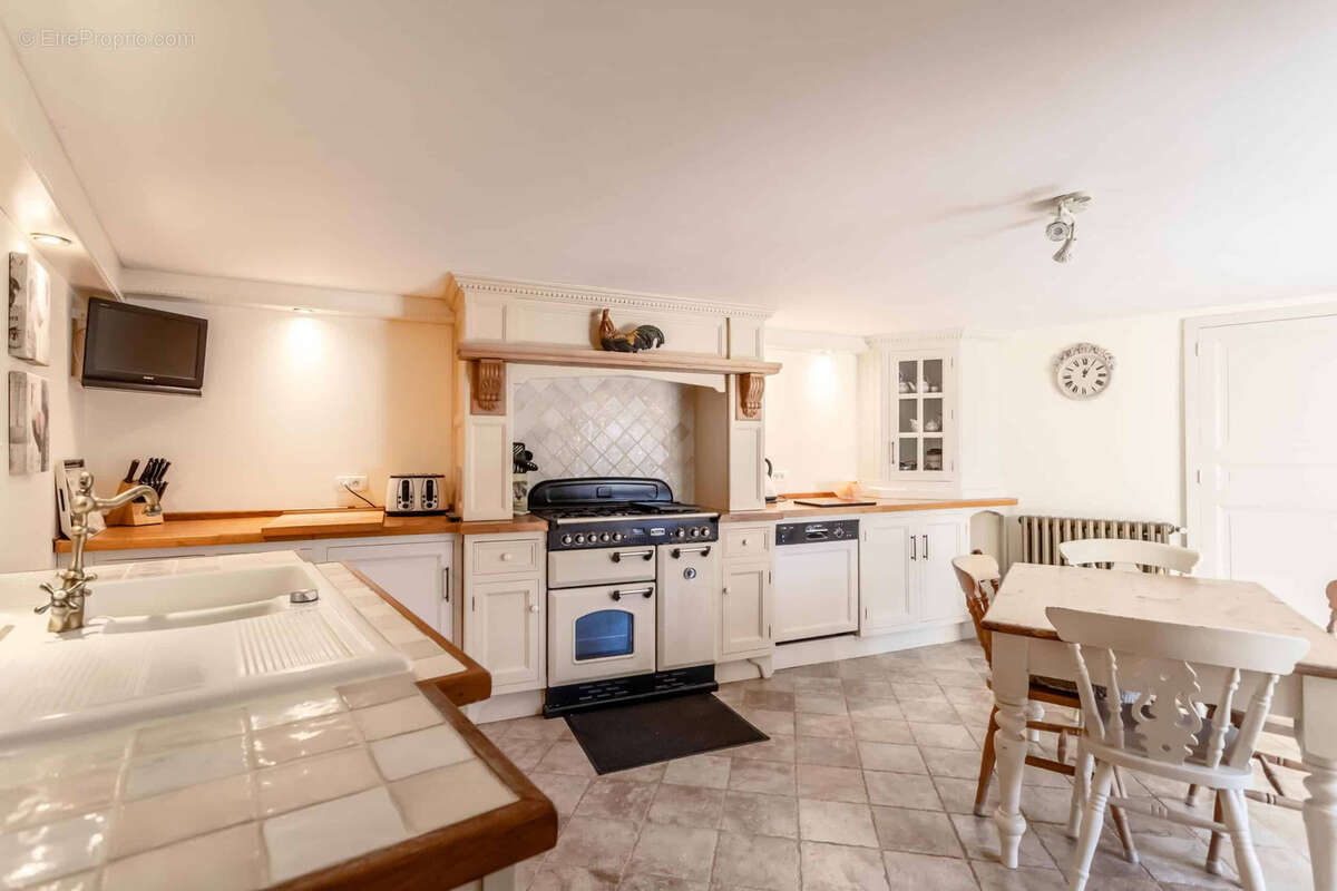 Propriété de campagne avec, piscine et dépendances - photo 29