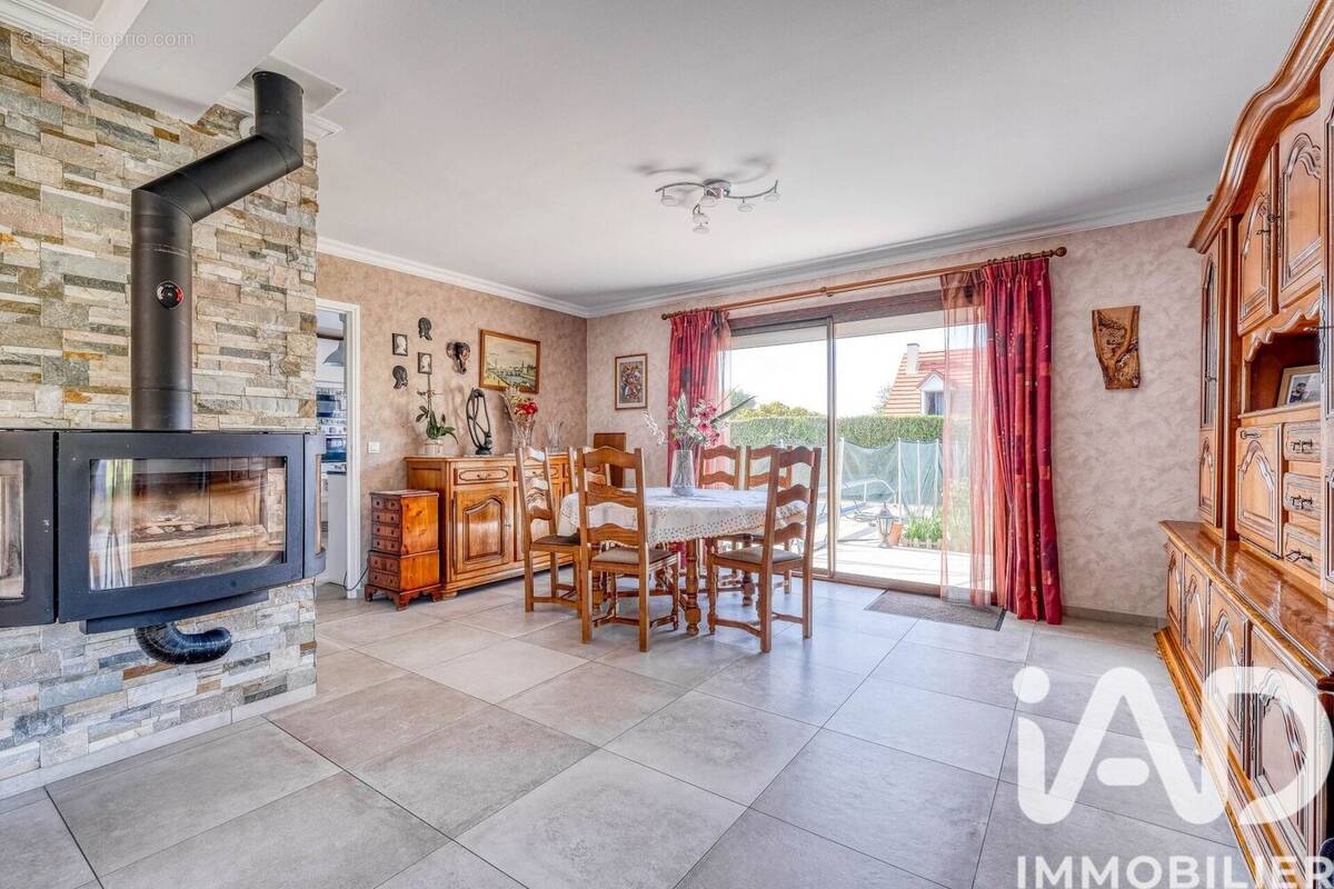 Photo 1 - Maison à MONTEVRAIN