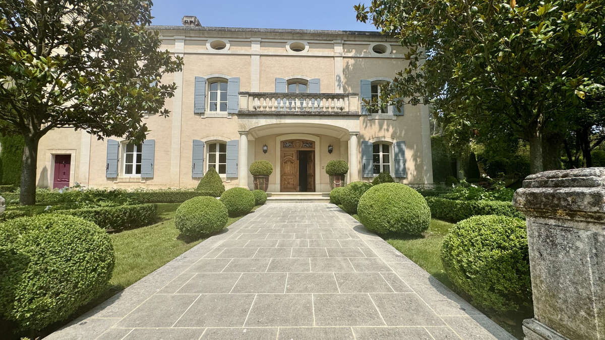 Maison à L'ISLE-SUR-LA-SORGUE