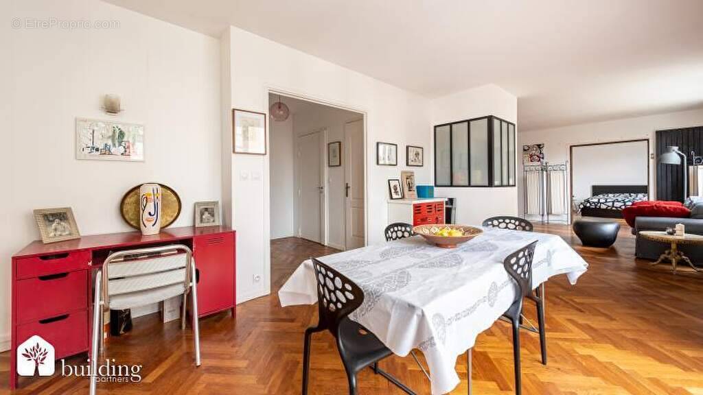 Appartement à NEUILLY-SUR-SEINE