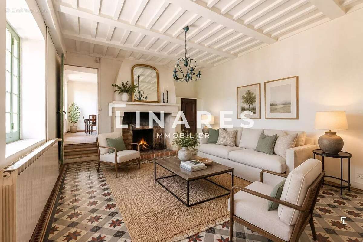 MAS DES PLATANES - Maison provençale à rénover de 263m2 - Terrain 2316m2 - Ventabren - photo 10