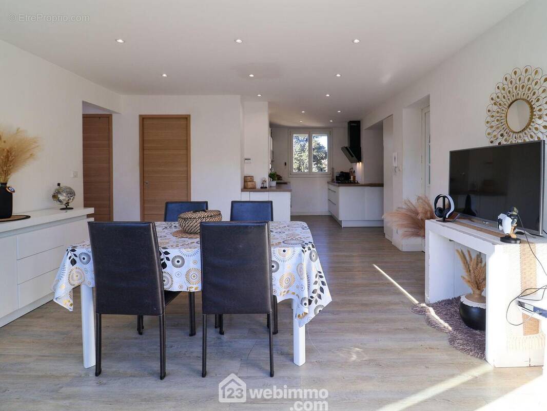 Appartement à MARSEILLE-9E