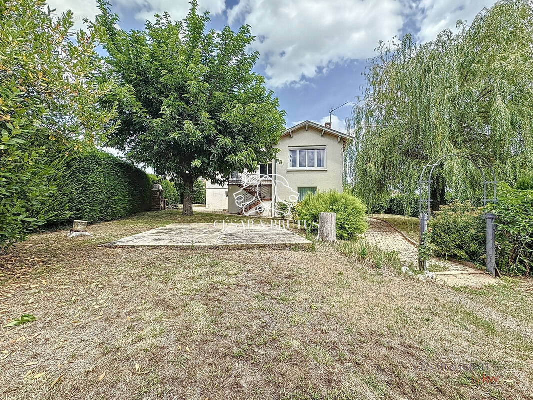 Maison à CHAZAY-D&#039;AZERGUES