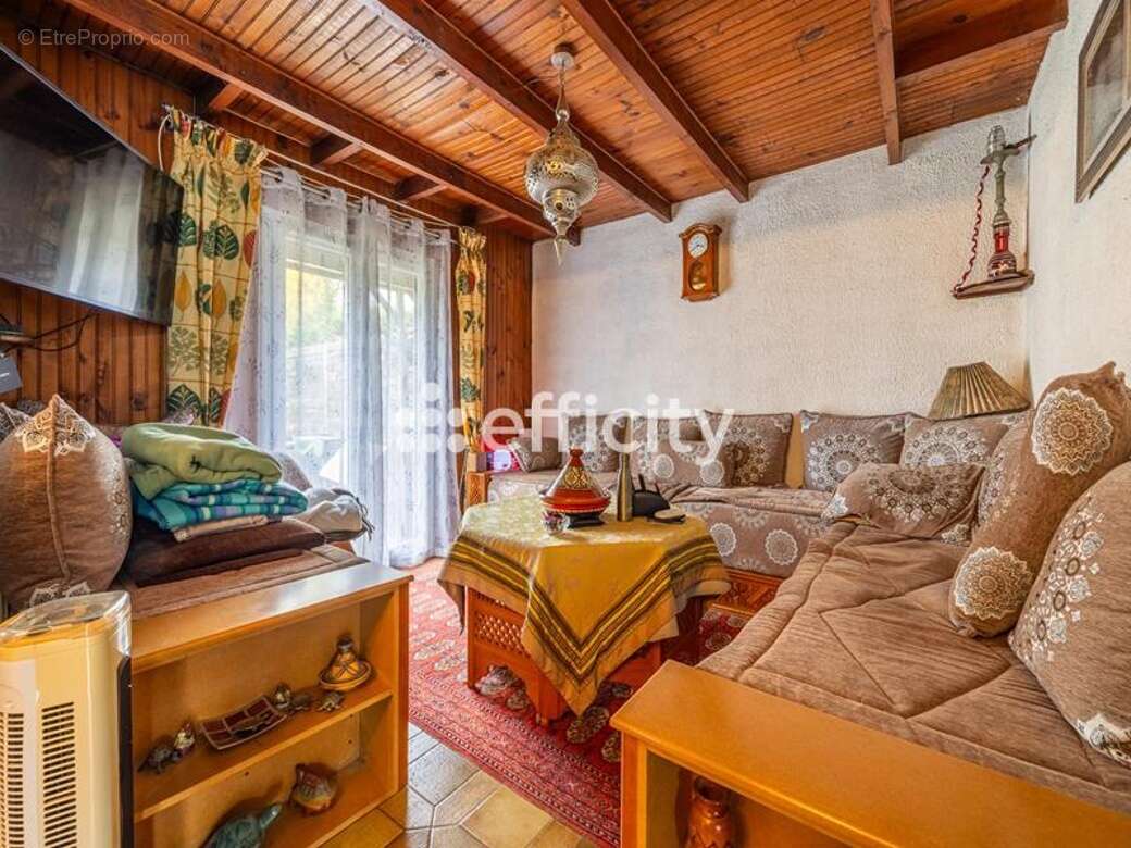 Maison à SAVIGNY-LE-TEMPLE