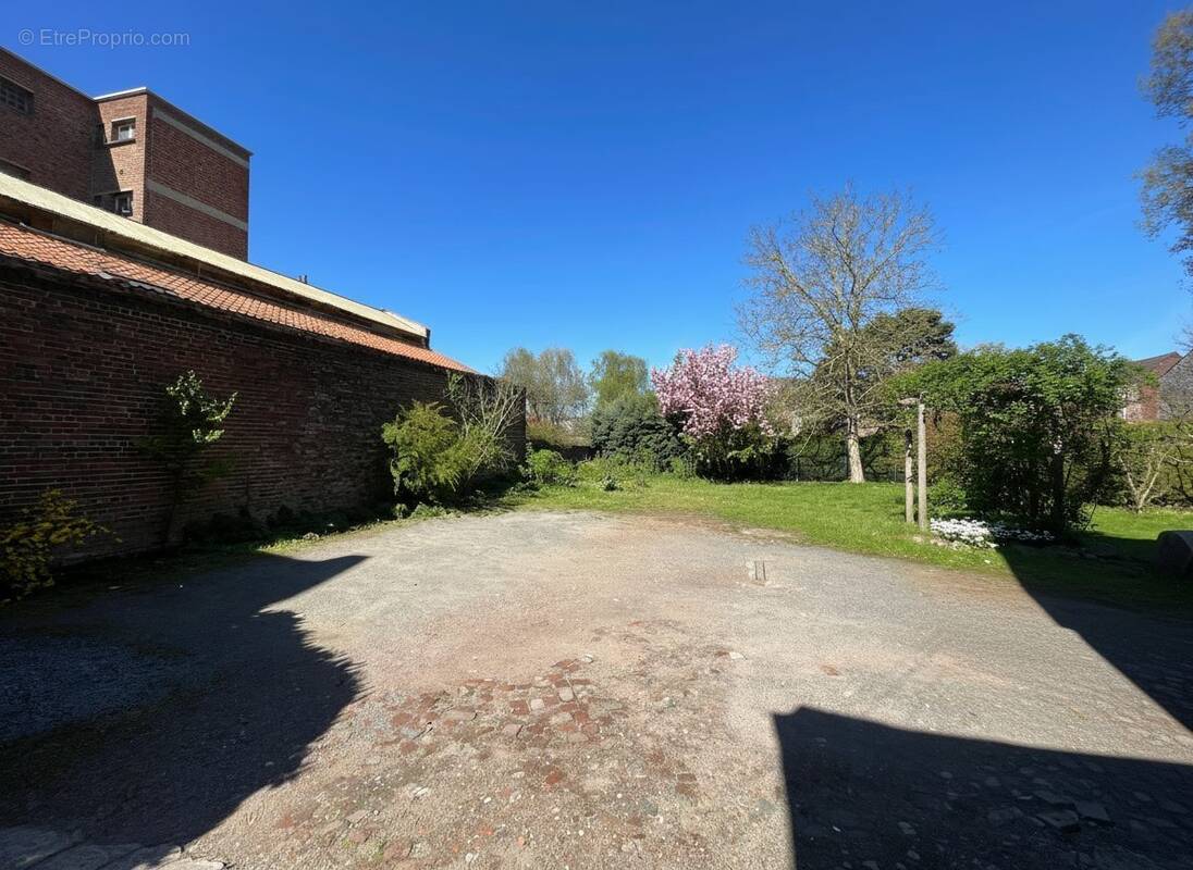 Terrain à MARCQ-EN-BAROEUL