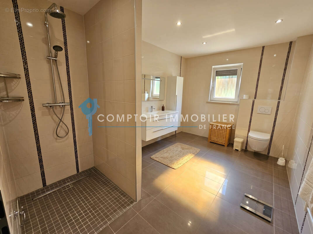Maison individuelle de 135 m2 avec jardin et garage double dans un quartier recherché de Forbach - photo 11