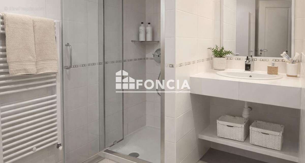 Appartement à VALLAURIS