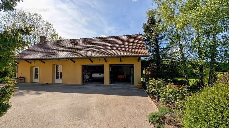 Dpt Saône et Loire (71), à vendre à 15 mn de St Marcel Villa de 163 m² et Maison ou Gite de 95 m² terrain de 4000 m² - photo 23