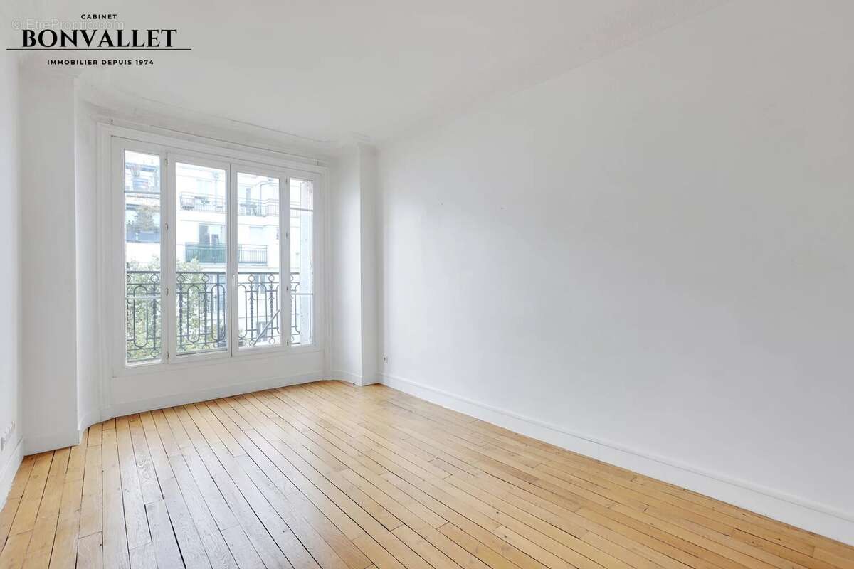 Appartement à PARIS-15E