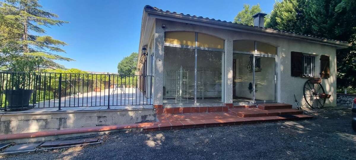 Maison à CASTELNAU-MONTRATIER