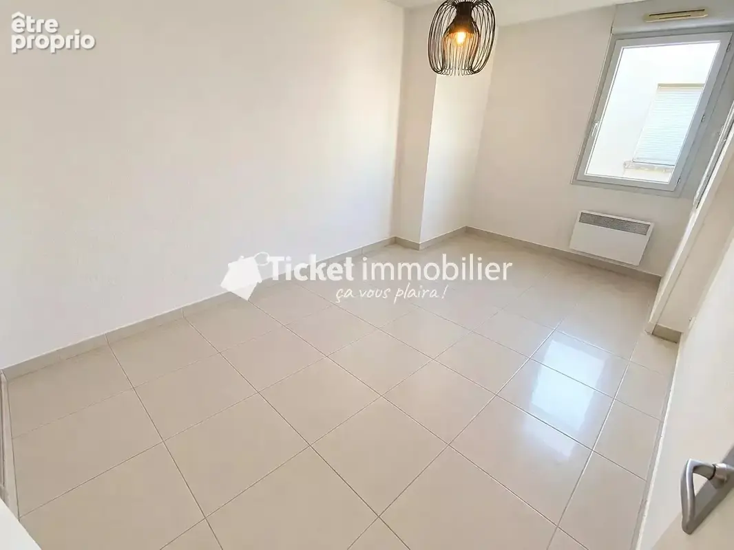 Appartement T3 lumineux avec terrasse et 2 parkings en sous-sol – Quartier Sept Deniers - photo 7