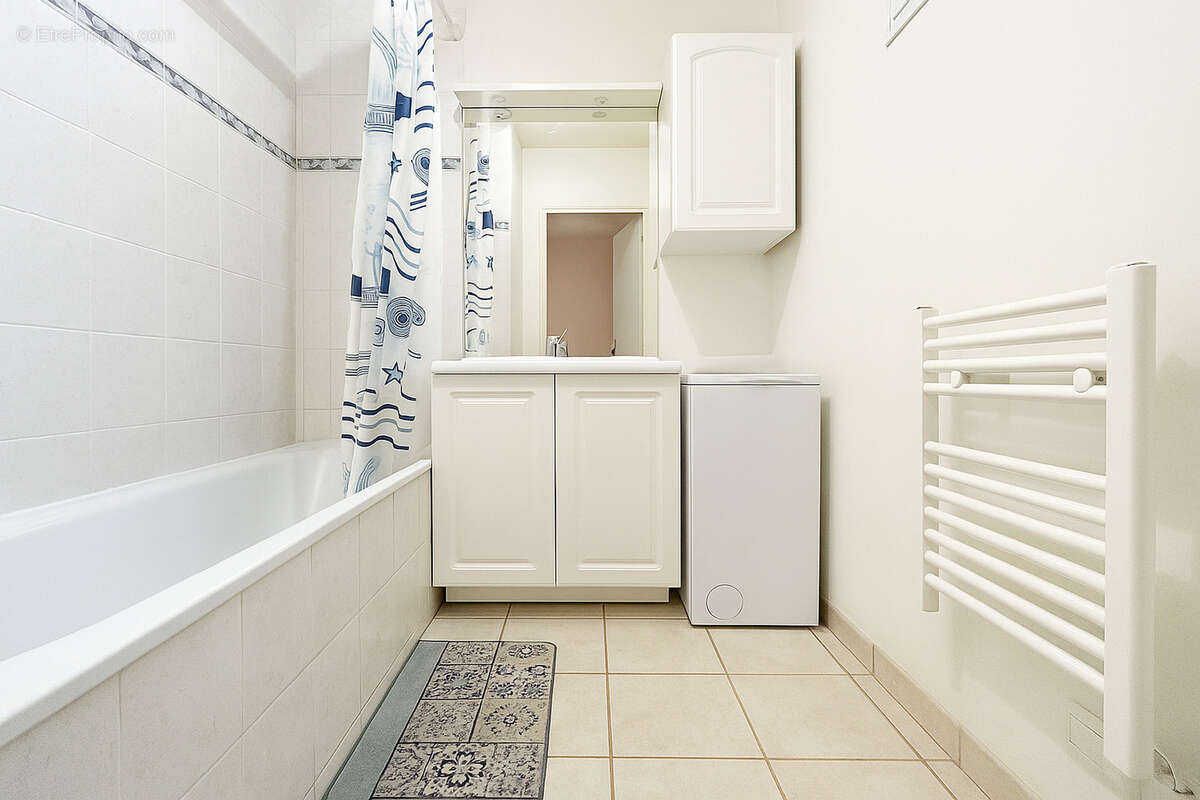 Appartement à VAULX-MILIEU