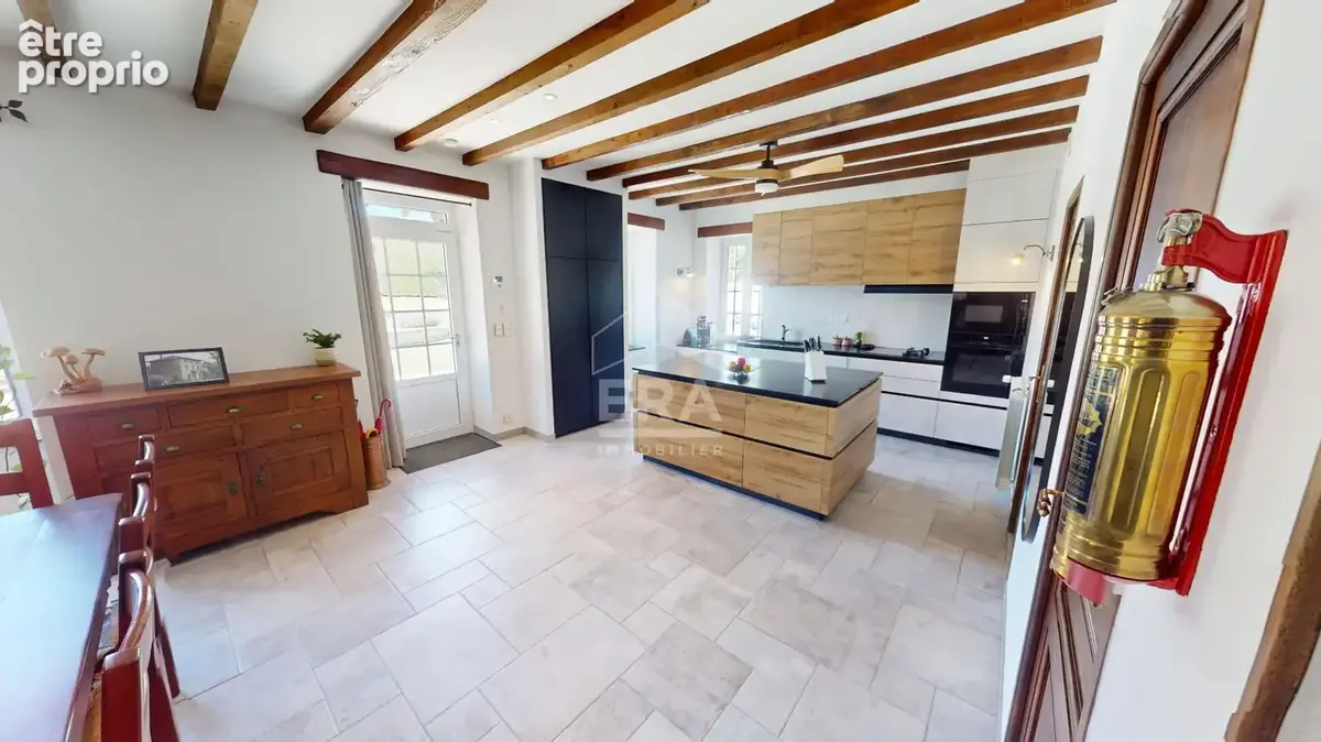 Maison 206m² à saint-baudille-de-la-tour - photo 4