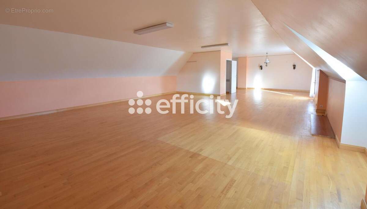 Maison à LOGONNA-DAOULAS