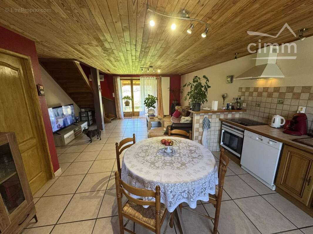 Appartement à MARSAC-EN-LIVRADOIS