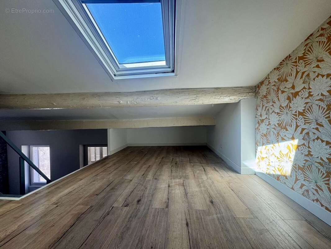 Appartement à MARSEILLE-6E