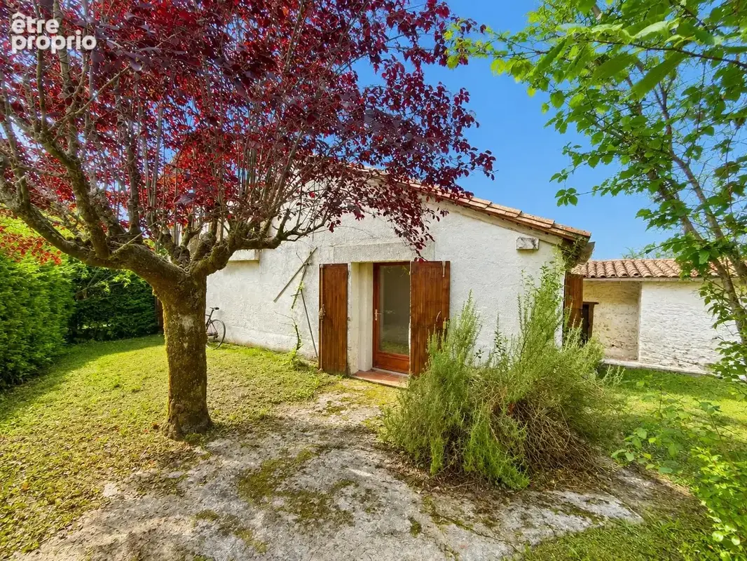 Propriété en pierre avec piscine et grange, près d'Aubeterre-sur-Dronne ! - photo 17