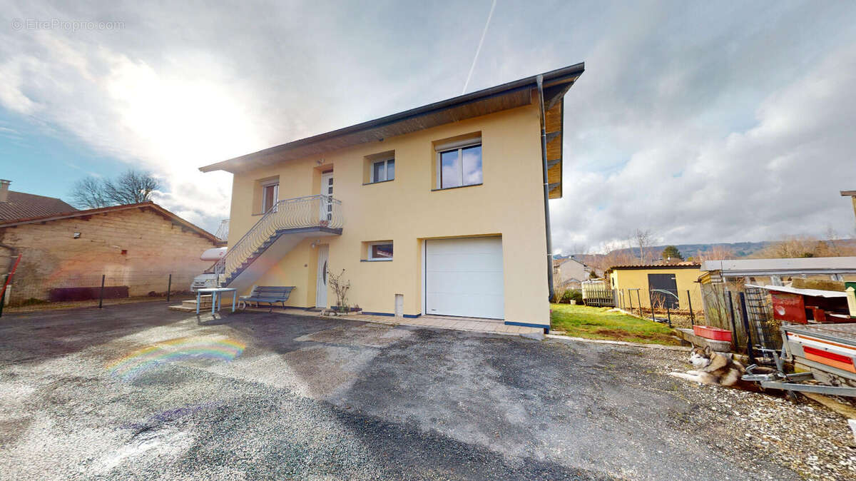 Maison à VIEU-D'IZENAVE