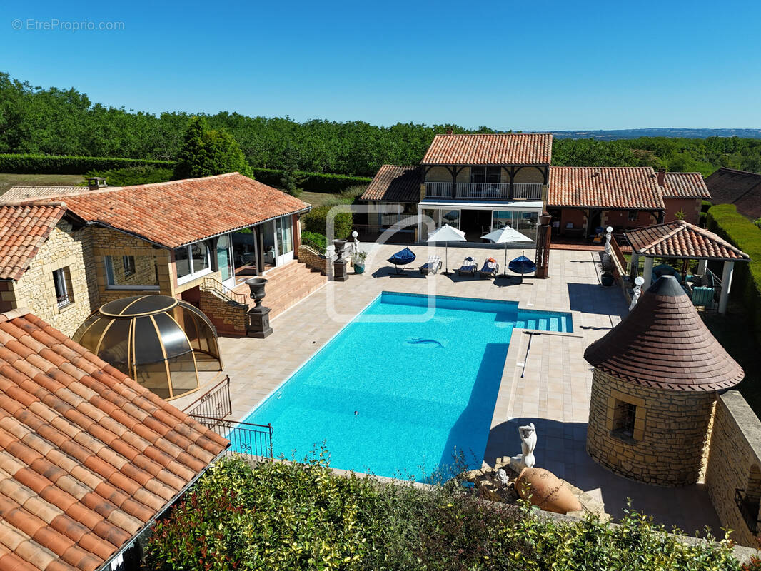 Maison à HAUTEFORT