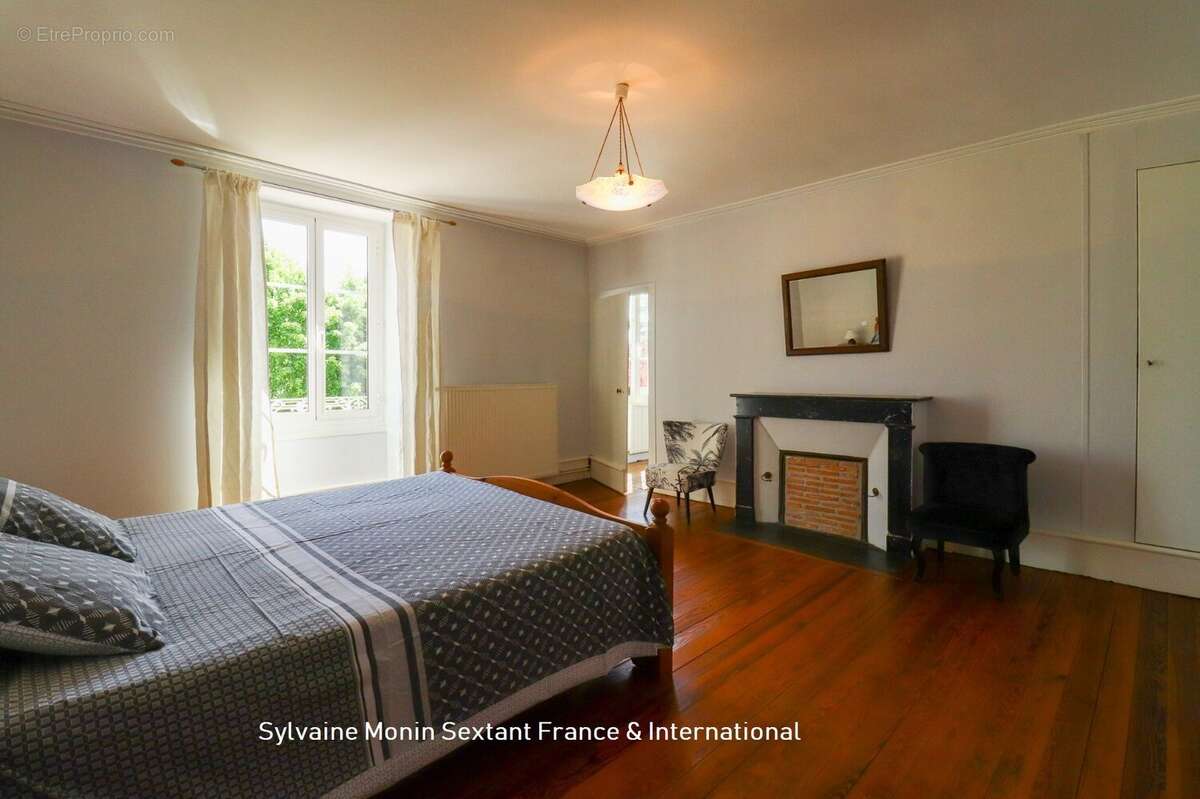 Superbe propriété rénovée sur 2,6 hectares, dépendances et espace piscine avec pigeonnier - photo 18
