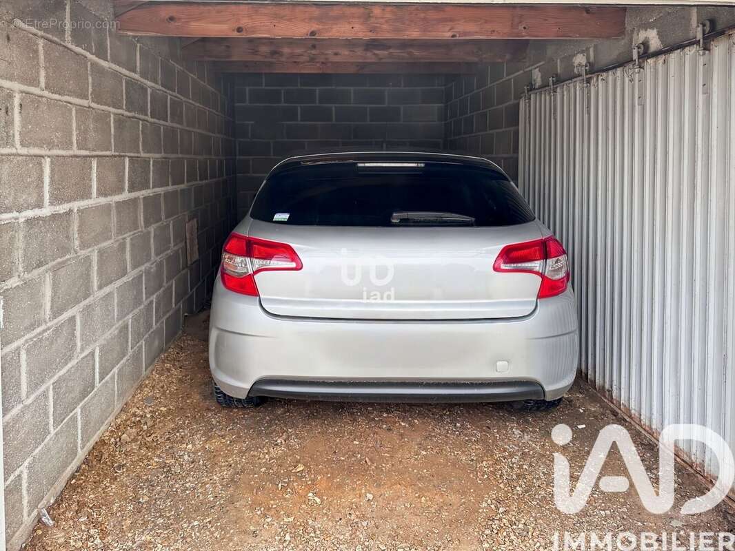 Photo 5 - Parking à SENS