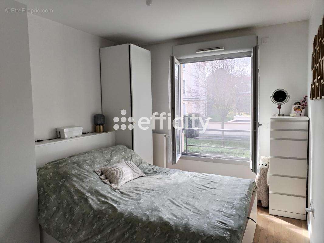 Appartement à SAINT-CYR-L'ECOLE