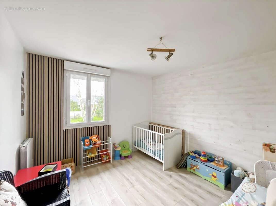 Maison à LA TRINITE-SURZUR