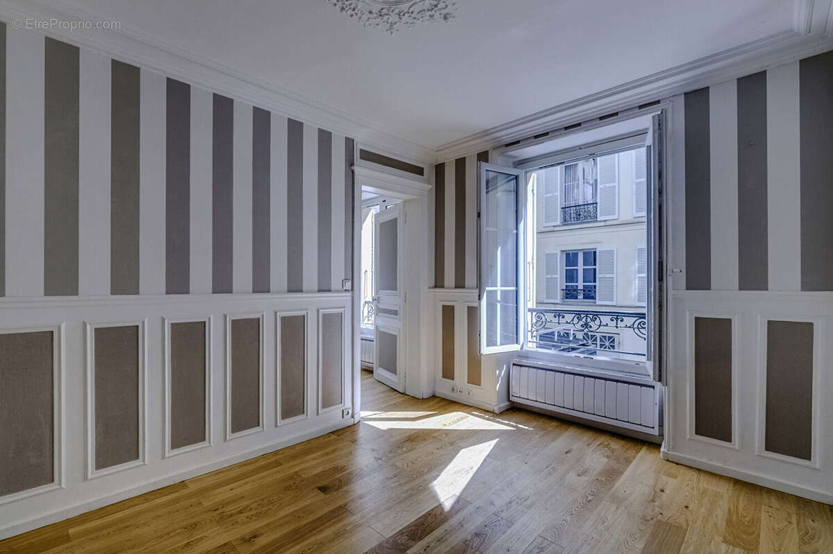 Appartement à PARIS-8E
