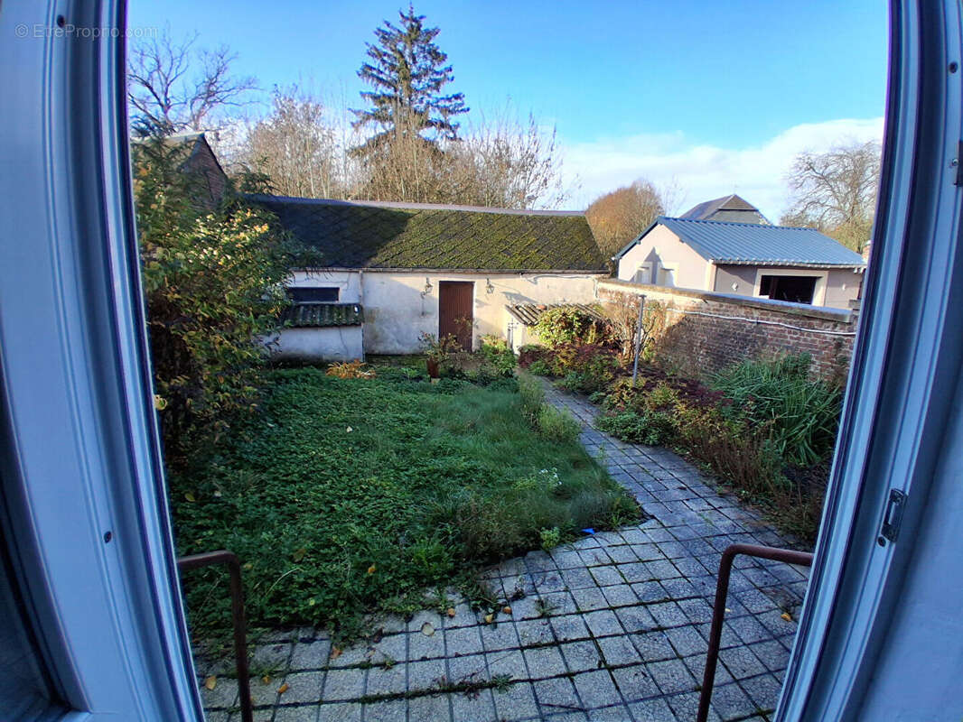 Maison à ETREAUPONT