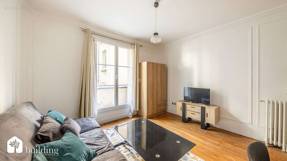 Paris 17e Étoile - Grand studio de 21m² avec terrasse de 7.35m² - photo 4