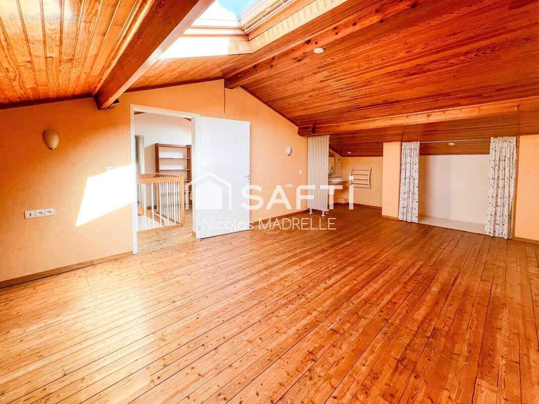 Maison 200 m² à Ambares-Et-Lagrave  - photo 8