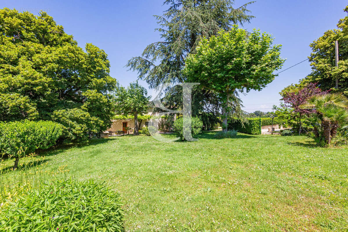 Maison à MONTBOUCHER-SUR-JABRON