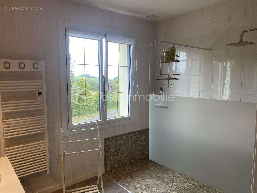 Belle villa T4/5 de construction traditionnelle avec piscine - photo 7