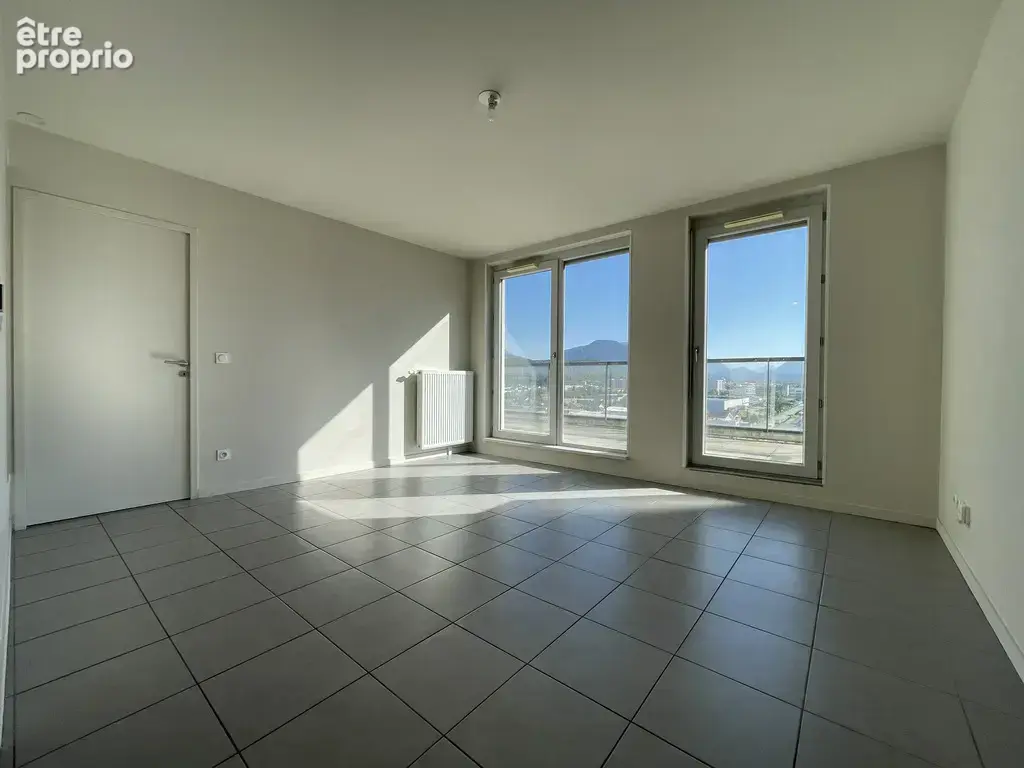 Appartement T3 terrasse et garage - photo 5