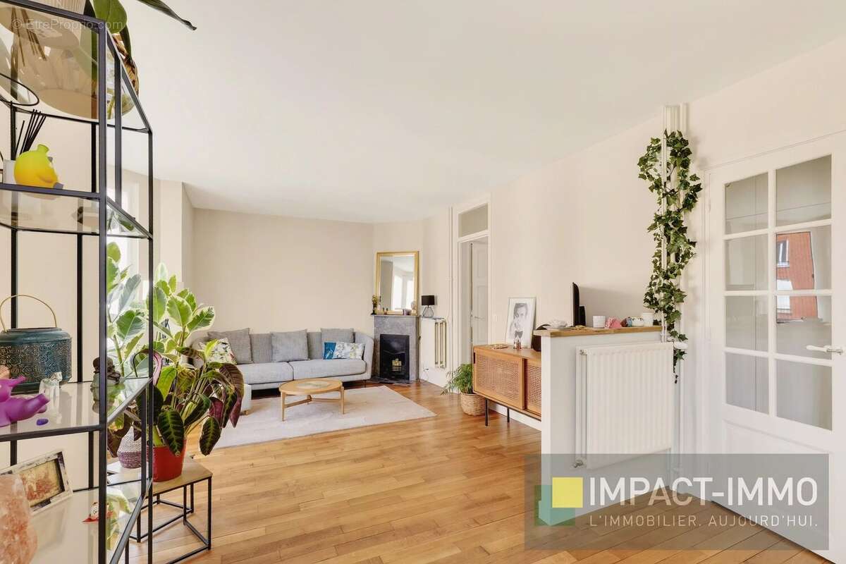 Appartement à SURESNES
