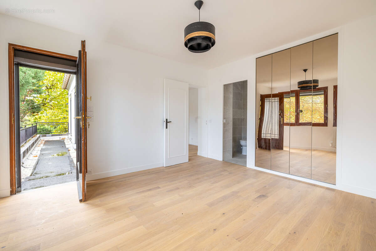 Maison à SAINT-MAUR-DES-FOSSES