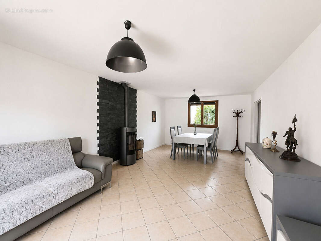 Maison 6 pièces a vendre - sainte geneviève des bois - photo 2