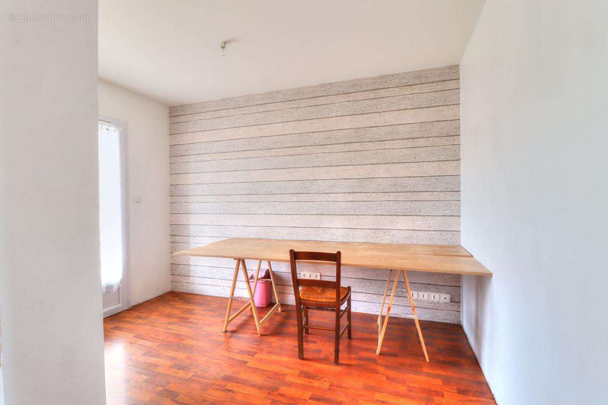 Maison à FAYE-SUR-ARDIN