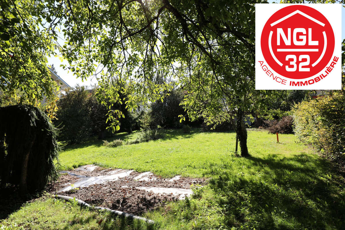 Terrain à CRUSEILLES