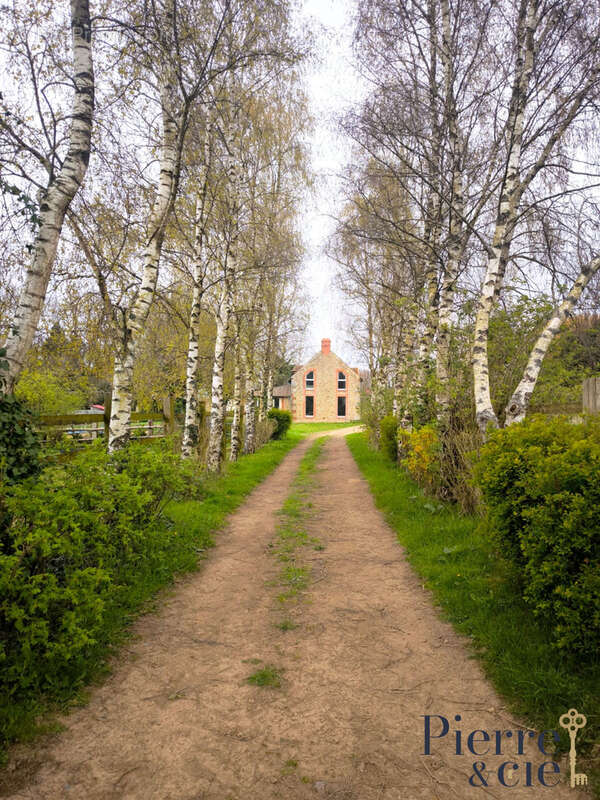 Maison à SAINT-SAUVEUR-DE-CARROUGES