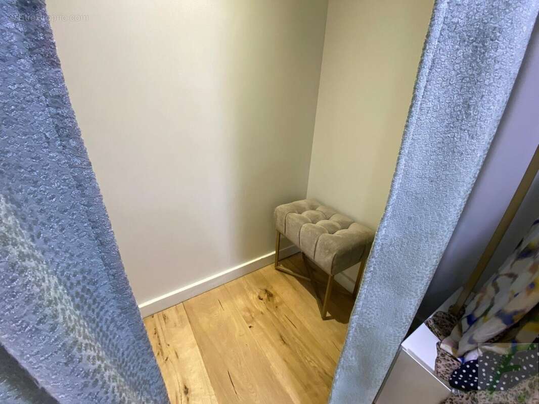 Commerce à AIX-LES-BAINS